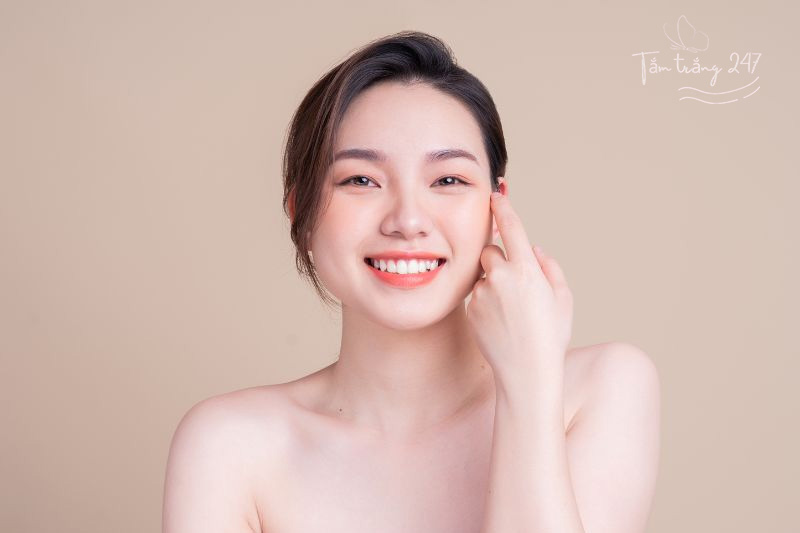 Làn da trắng sáng, mịn màng sau khi dùng kem Cure Medicine